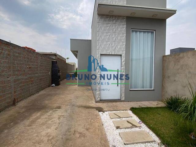 #1640 - Casa para Venda em Artur Nogueira - SP - 2