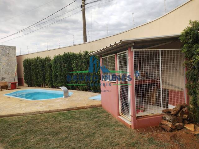 #2451 - Casa para Venda em Artur Nogueira - SP - 2